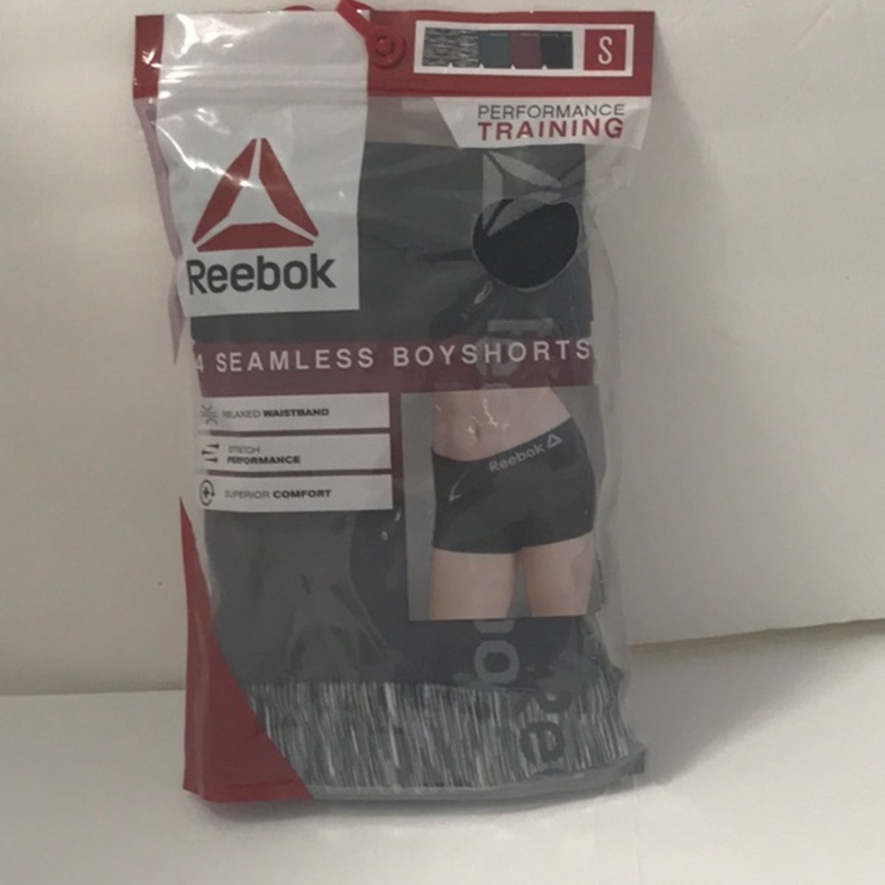 REEBOK 4 SEAMLESS BOYSHORTS  S SIZE